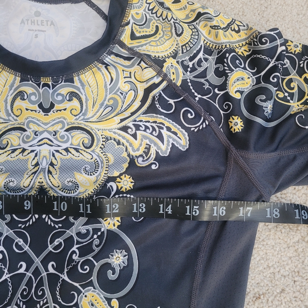 Athleta Runaway Rash Guard Long‎ Sleeved Top Size Small - Picture 6 of 8